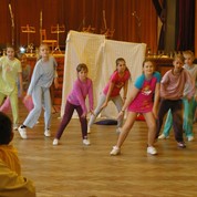 Větroň I. - moderní tance ( 8-15 let )