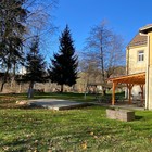 Budova zezadu, posezení